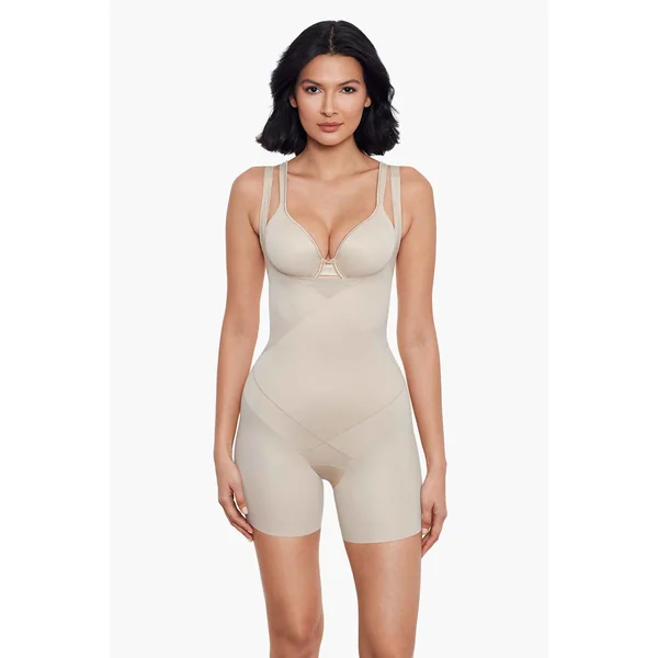 Body mi-cuisse à poitrine ouverte
