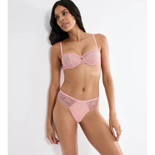 COMFORT ALLURE Strawberry Cream