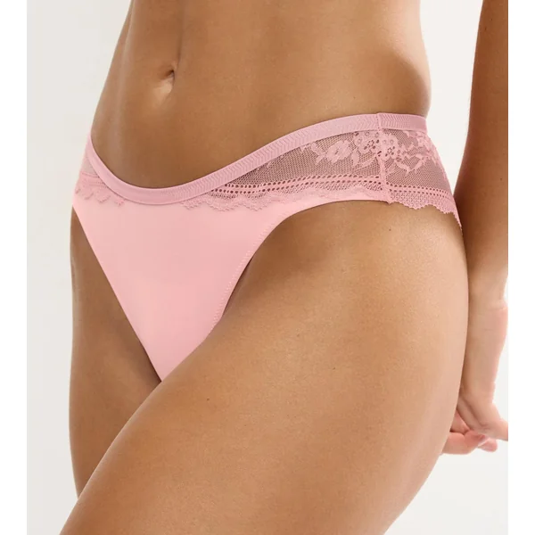 COMFORT ALLURE Strawberry Cream