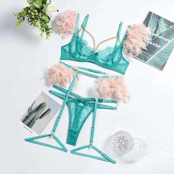 Lingerie Plume Très Sexy