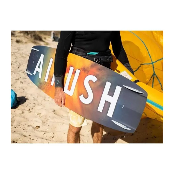 Planche twintip AIRUSH Apex V8 2024