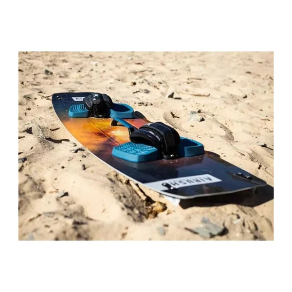 Planche twintip AIRUSH Apex V8 2024