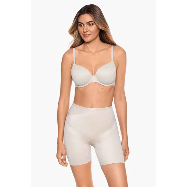 Short gainant mi-cuisse