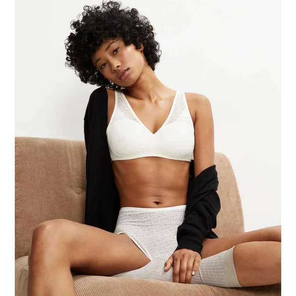 TRIUMPH SIGNATURE SHEER Ecru White