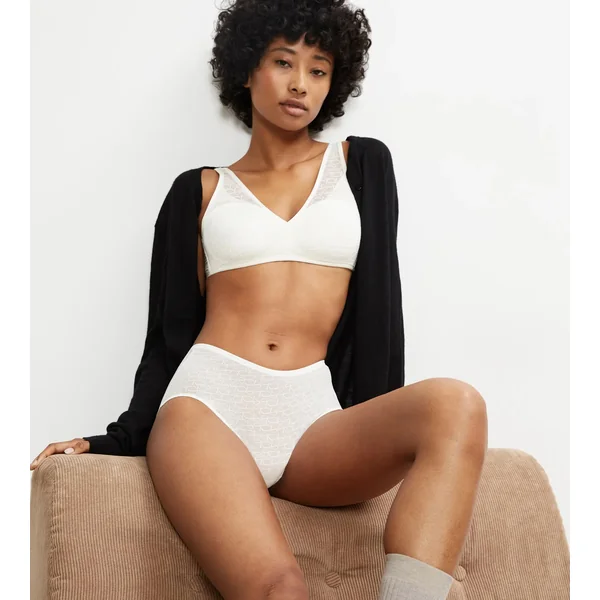 TRIUMPH SIGNATURE SHEER Ecru White