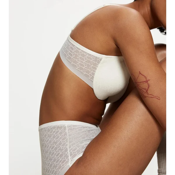 TRIUMPH SIGNATURE SHEER Ecru White